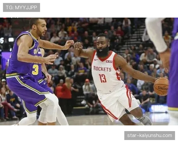 欧文内线单打效率提升显著 拉开篮下空间影响球队攻防节奏